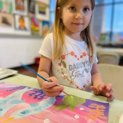 6_yrs_old_art_student_with_tempera_project